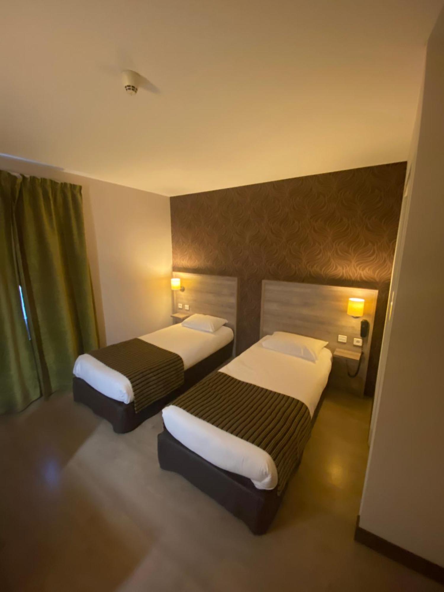 Logis Hotel Le Saint Georges Vivonne المظهر الخارجي الصورة